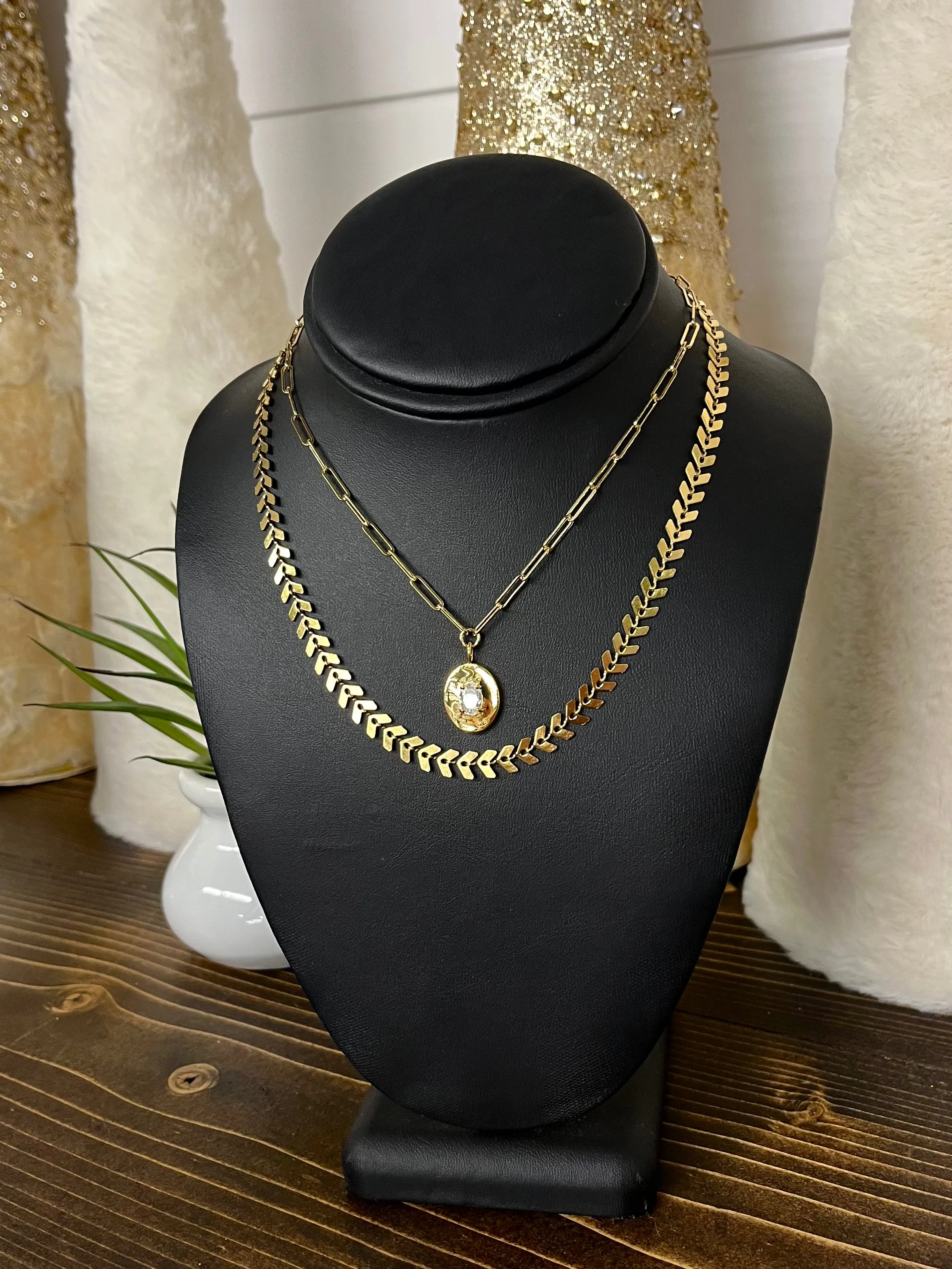 Brianne Chevron Necklace - Gold